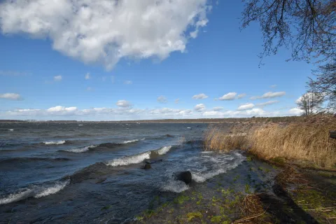 Investor*in gesucht ! Baugrundstück: seenah + erschlossen
