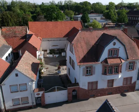 In Würde leben - historisches Weingut - projektiert