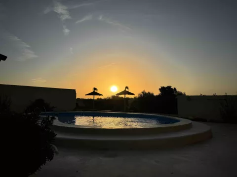 Gemeinsames Ferienhaus mit ökologischem Weinanbau auf Mallorca