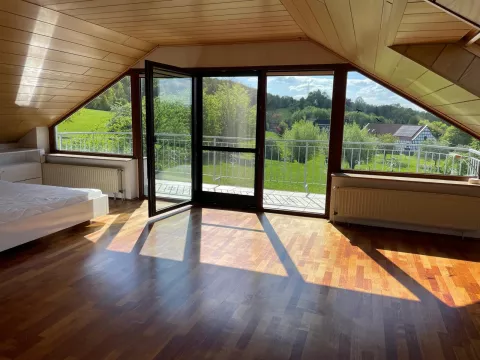 Zweiter Wohnbereich mit Balkon
