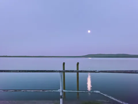 Zwei Zimmer in kleiner Berliner Gemeinschaft