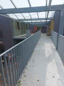Die Balustrade zur Cluster WG im 1. OG