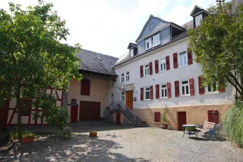 Kleine Hausgemeinschaft (Sangha-Haus in Herold) freut sich über neue Mitbewohner