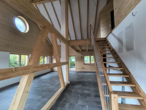 Wohnung in guter Nachbarschaft auf einem ehemaligen Gewerbehof zu vermieten!
