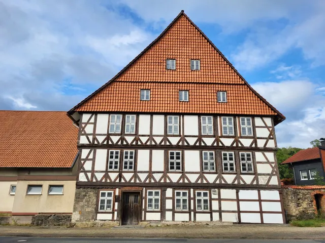 Redselig: Alte Burg Windhausen - bring-together