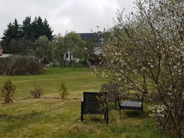 Blick von der Chill-Ecke zum Haupthaus