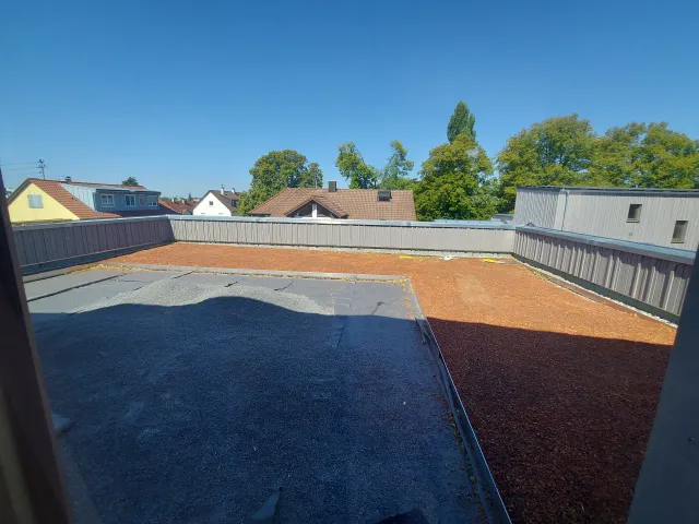 Die Terrasse der WG in der Entstehung. Toller Blick rundum!