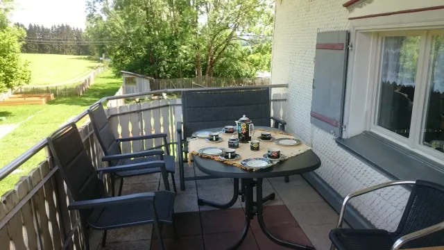 Wohnung 3 - Balkon mit Blick in den Garten